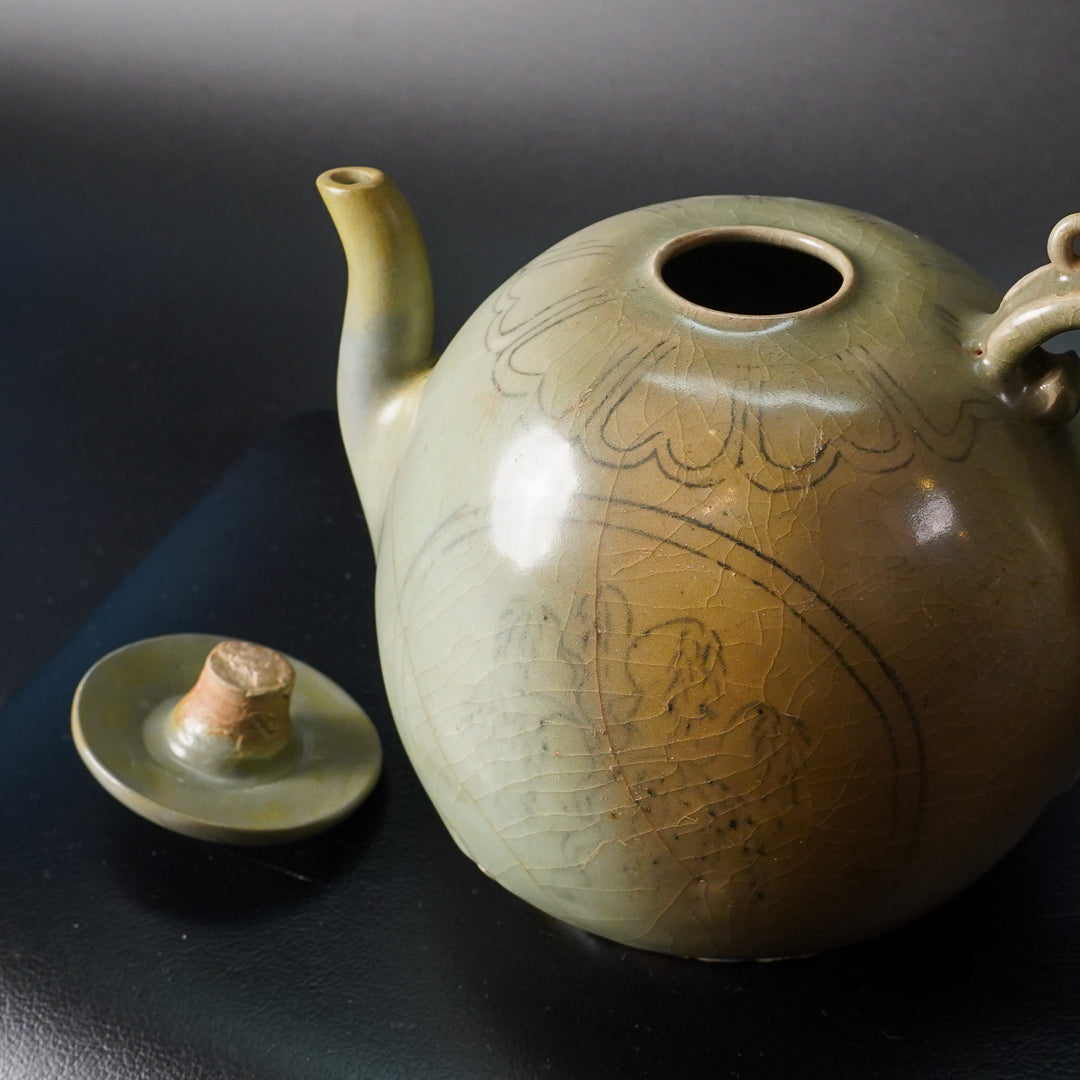 青磁瓶2(青磁花瓶/酒瓶/供器)