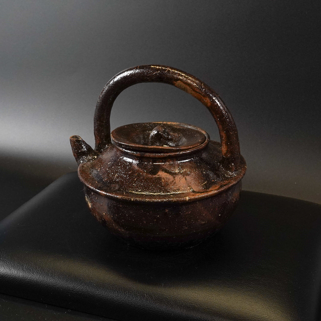 李朝飴釉　水注